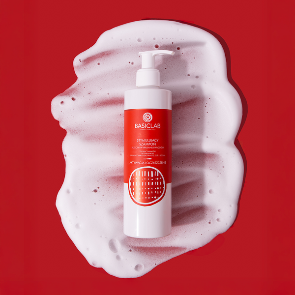 Stimulierendes Shampoo gegen Haarausfall mit 3% Niacinamid, Vitamin B6 und fermentiertem Ginseng-Extraktt 